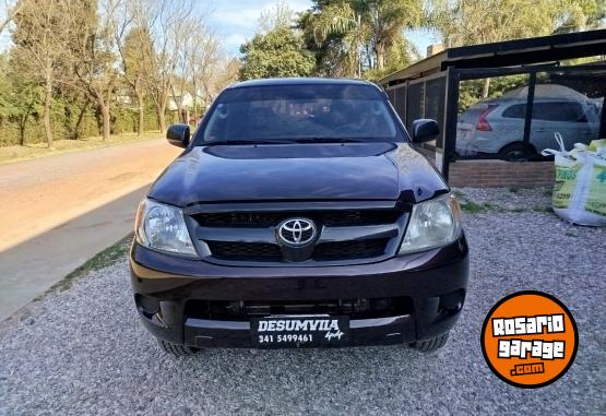 Camionetas - Toyota HILUX DX 4X4 2006 Diesel 200000Km - En Venta