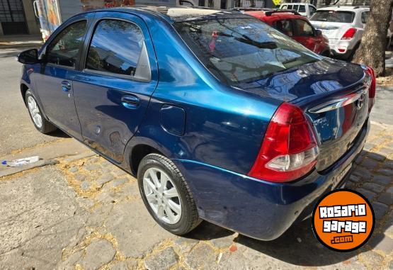 Autos - Toyota etios 2016 Nafta 108000Km - En Venta