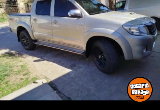 Camionetas - Toyota Hilux srv 2012 Diesel 198000Km - En Venta