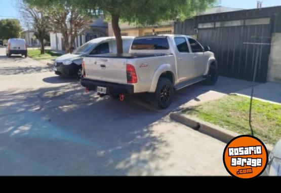 Camionetas - Toyota Hilux srv 2012 Diesel 198000Km - En Venta