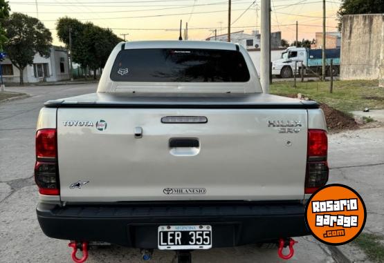 Camionetas - Toyota Hilux srv 2012 Diesel 198000Km - En Venta