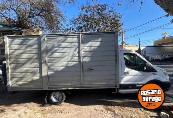 Utilitarios - Ford Transit 2015 Diesel 180000Km - En Venta