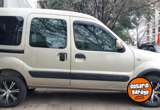 Utilitarios - Renault Kangoo 2011 Nafta 231000Km - En Venta