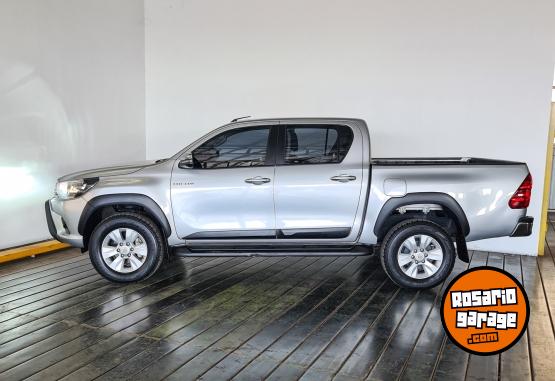 Camionetas - Toyota HILUX 4X2 D/C SRV 2,8 TDI 2018 Diesel 122067Km - En Venta