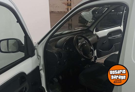 Utilitarios - Renault KANGOO CONFORT 1.6 2016 Nafta 105000Km - En Venta