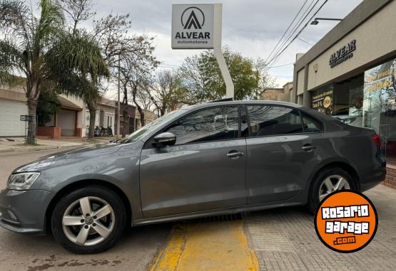 Autos - Volkswagen Vento advance plus 2.5 2015 Nafta 175000Km - En Venta