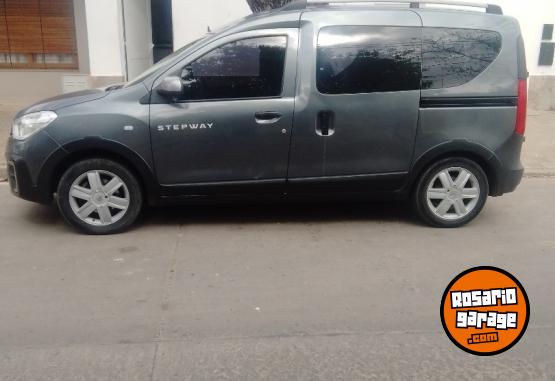 Utilitarios - Renault Renault kangoo 2020 GNC 95000Km - En Venta