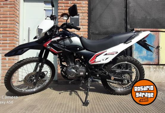 Motos - Motomel Skua 250 2023 Nafta 6650Km - En Venta