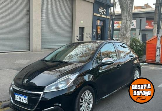 Autos - Peugeot 208 ALLURE 2016 Nafta 105000Km - En Venta