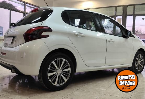 Autos - Peugeot 208 ALLURE 2017 2017 Nafta 65156Km - En Venta