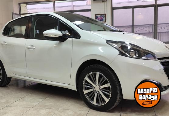 Autos - Peugeot 208 ALLURE 2017 2017 Nafta 65156Km - En Venta