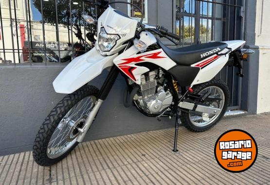 Motos - Honda Tornado 2023 Nafta 1300Km - En Venta