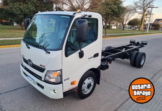 Camiones y Gras - TOYOTA HINO 300,VERSIN 816,MOD.2023,0KM PATENTADO - En Venta