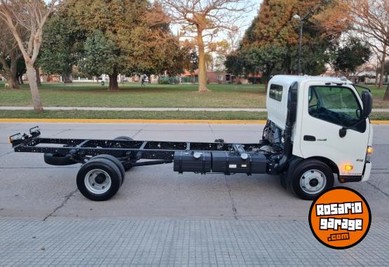 Camiones y Gras - TOYOTA HINO 300,VERSIN 816,MOD.2023,0KM PATENTADO - En Venta