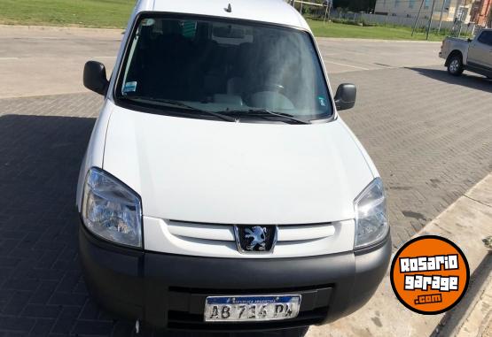 Utilitarios - Peugeot Partner 2017 GNC 240000Km - En Venta