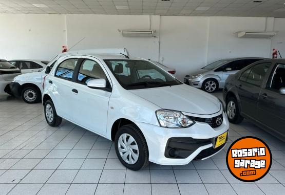 Autos - Toyota Etios X 2023 Nafta 0Km - En Venta