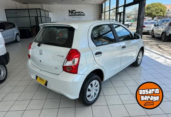 Autos - Toyota Etios X 2023 Nafta 0Km - En Venta