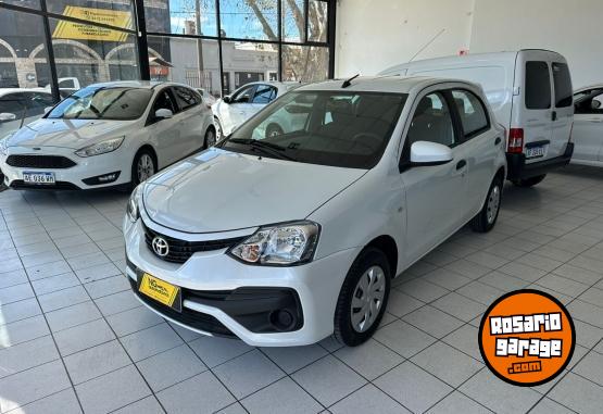 Autos - Toyota Etios X 2023 Nafta 0Km - En Venta