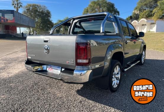 Camionetas - Volkswagen AMAROK V6 HIGHLINE 2022 Diesel 10000Km - En Venta