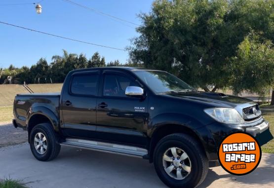 Camionetas - Toyota HILUX SRV 2010 Diesel 175000Km - En Venta