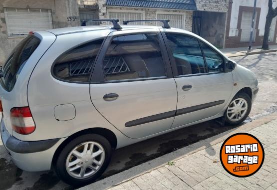 Autos - Renault Scenic 2002 Nafta 298000Km - En Venta