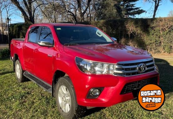 Camionetas - Toyota HILUX SRV 4x4 2016 Diesel 112000Km - En Venta