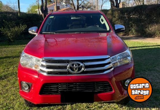 Camionetas - Toyota HILUX SRV 4x4 2016 Diesel 112000Km - En Venta