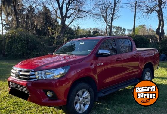 Camionetas - Toyota HILUX SRV 4x4 2016 Diesel 112000Km - En Venta