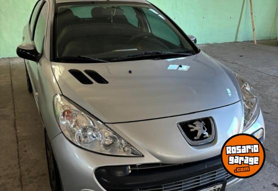 Autos - Peugeot 207 2010 Nafta 146000Km - En Venta