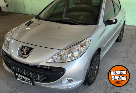 Autos - Peugeot 207 2010 Nafta 146000Km - En Venta