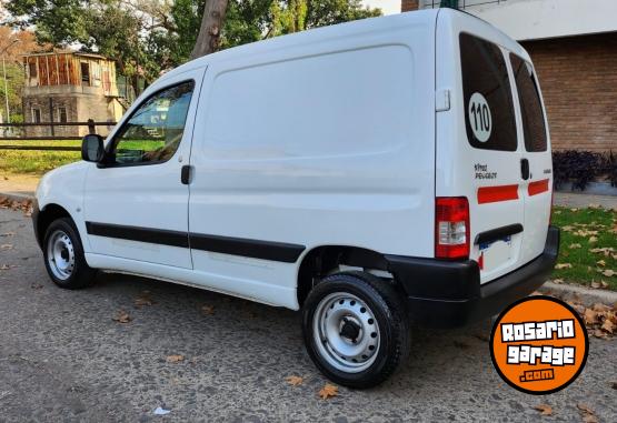 Utilitarios - Peugeot Partner hdi 1ra mano perm 2020 Diesel 74000Km - En Venta