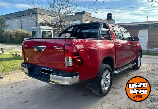 Camionetas - Toyota Hilux SRV 2018 Diesel 115000Km - En Venta