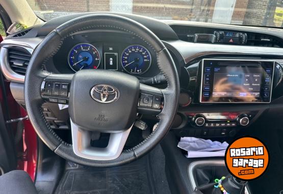 Camionetas - Toyota Hilux SRV 2018 Diesel 115000Km - En Venta