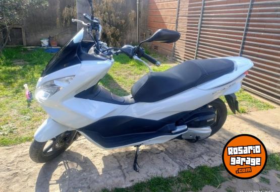 Motos - Honda PCX 2017 Nafta 23000Km - En Venta