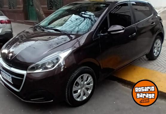 Autos - Peugeot 208 2017 Nafta 64000Km - En Venta