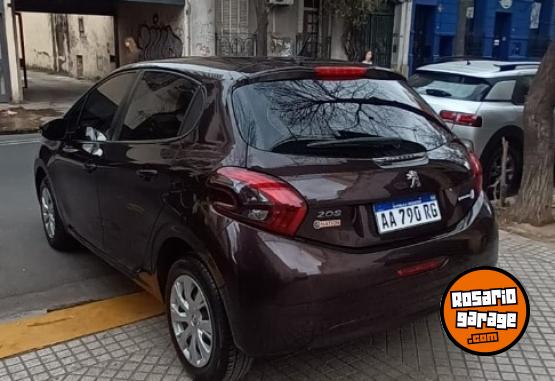 Autos - Peugeot 208 2017 Nafta 64000Km - En Venta