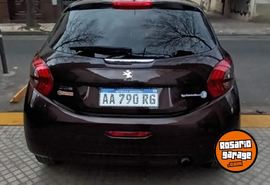 Autos - Peugeot 208 2017 Nafta 64000Km - En Venta