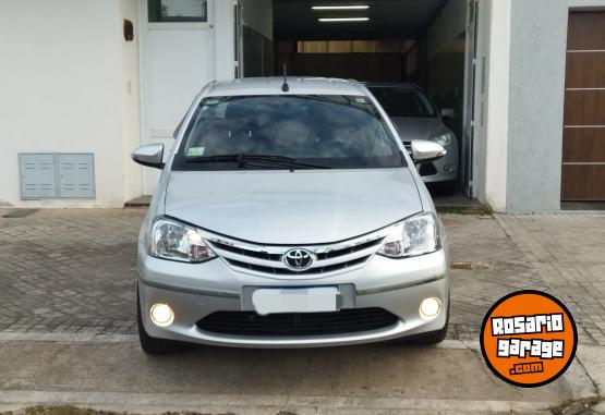 Autos - Toyota ETIOS XLS 2016 Nafta 50000Km - En Venta