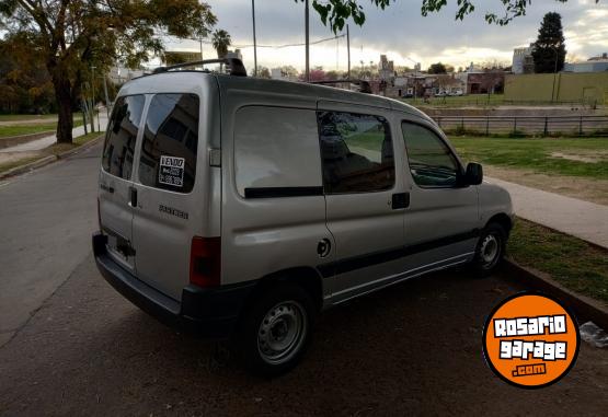 Utilitarios - Peugeot Partner 2009 Diesel 248000Km - En Venta