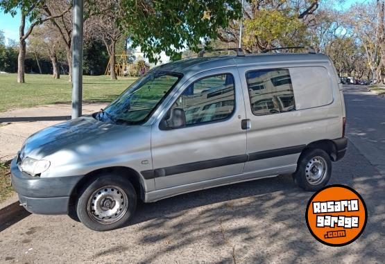 Utilitarios - Peugeot Partner 2009 Diesel 248000Km - En Venta