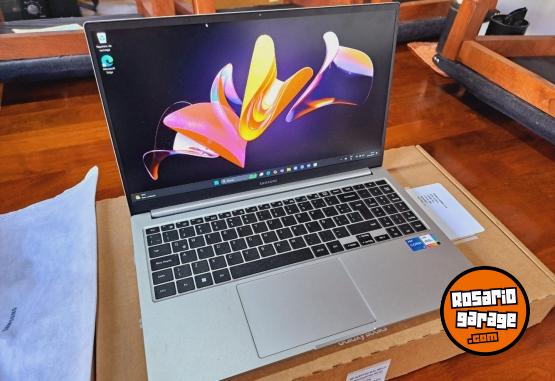 Informtica - Notebook Samsung Book 3 - En Venta