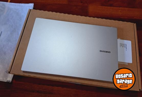 Informtica - Notebook Samsung Book 3 - En Venta