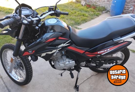 Motos - Suzuki Haojue 150 2022 Nafta 5500Km - En Venta