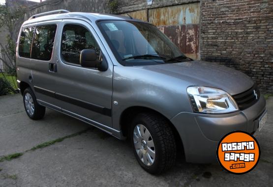 Utilitarios - Citroen Berlingo Multispace 2023 Nafta 6100Km - En Venta