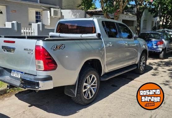 Camionetas - Toyota Hilux SRX 4x4 2017 Diesel 109800Km - En Venta