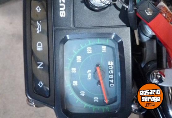 Motos - Suzuki AX 100 2023 Nafta 5000Km - En Venta