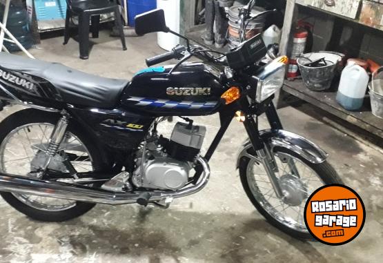 Motos - Suzuki AX 100 2023 Nafta 5000Km - En Venta