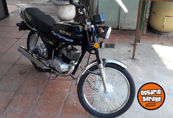 Motos - Suzuki AX 100 2023 Nafta 5000Km - En Venta