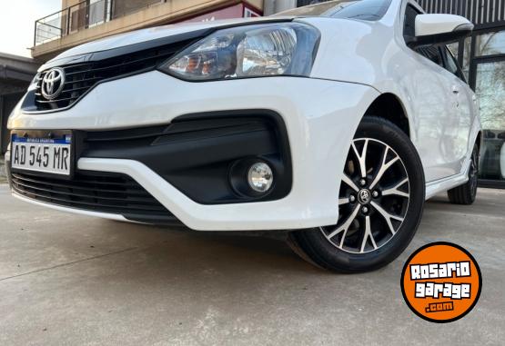 Autos - Toyota Etios 2019 Nafta 97000Km - En Venta