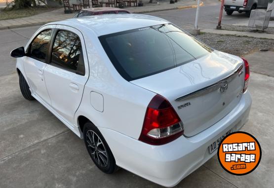 Autos - Toyota Etios 2019 Nafta 97000Km - En Venta